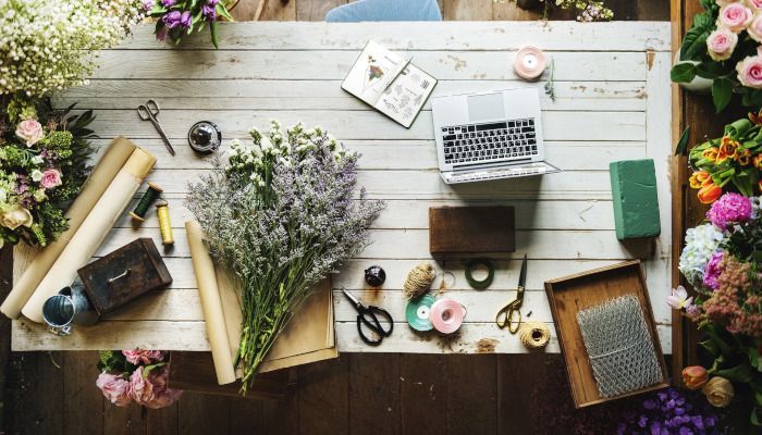 jak odpowiadać na negatywne opinie w internecie